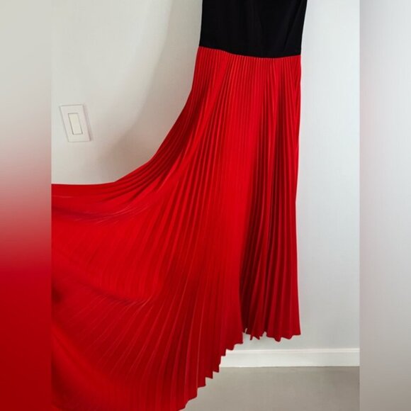 Alexis Two-Tone Designer Dress – Black & Red Pleated – Size Small - Picture 7 of 13